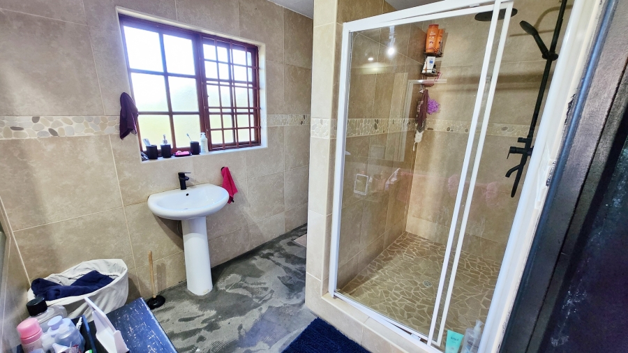 5 Bedroom Property for Sale in Struisbaai Western Cape